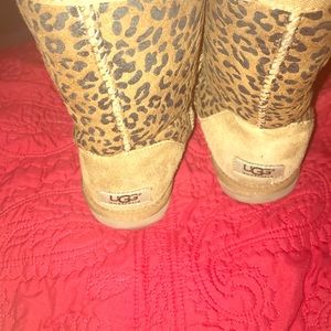 UGG’s _ Leopard Print